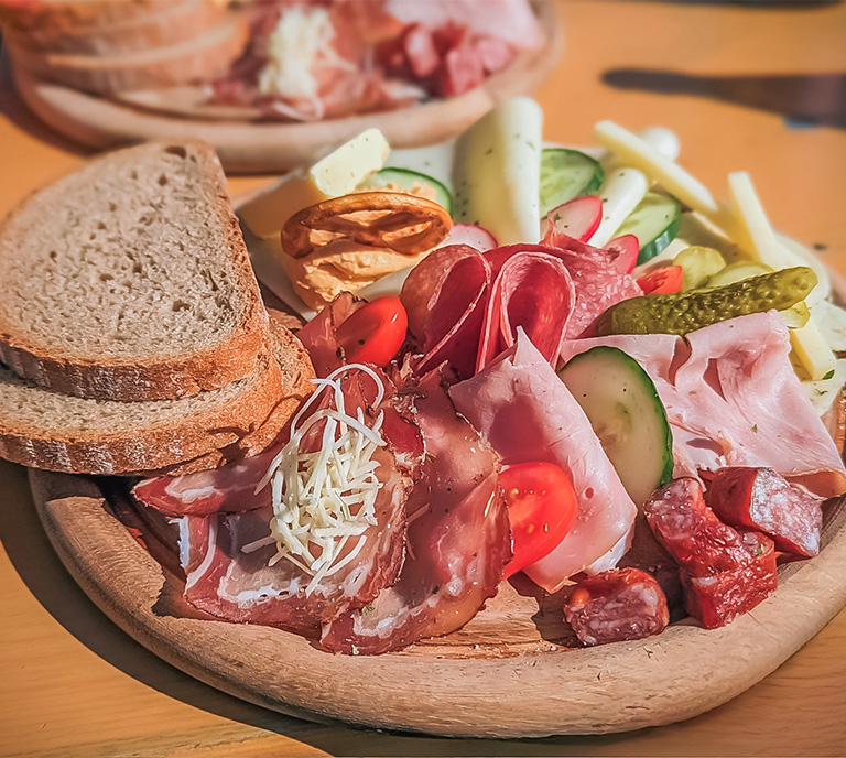 assiettes de charcuteries