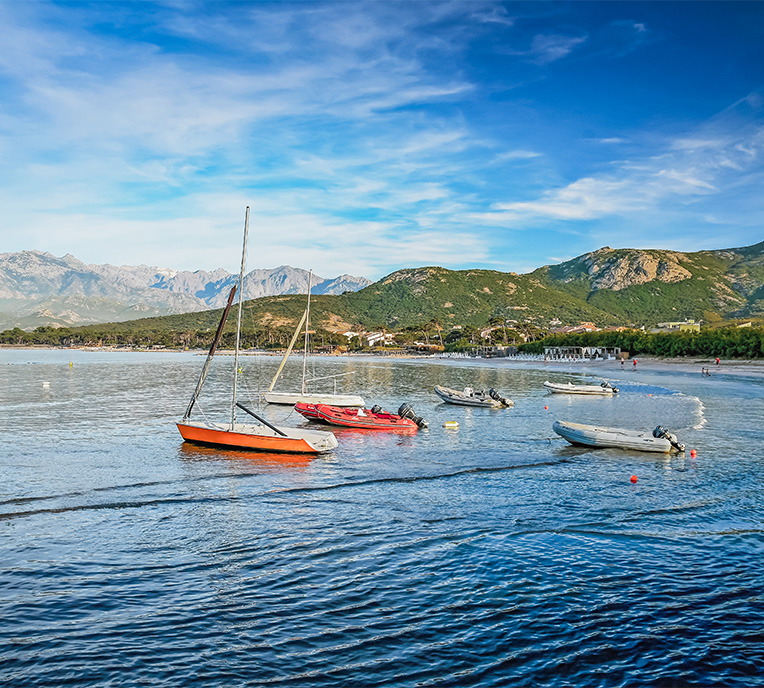 sejour les pieds dans l eau sur l ile de beaute